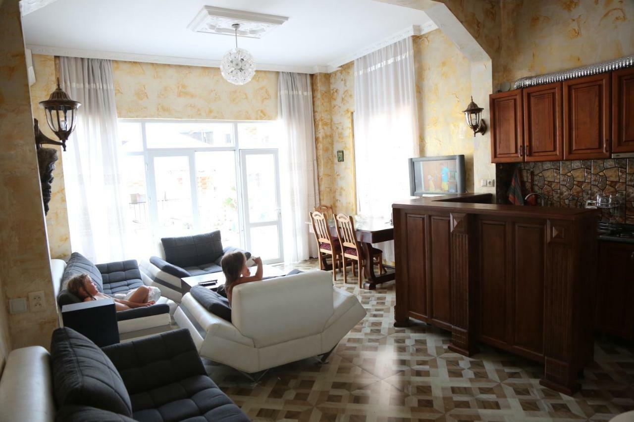Duru'S Apartment With 3 Bedrooms Batumi Exterior photo